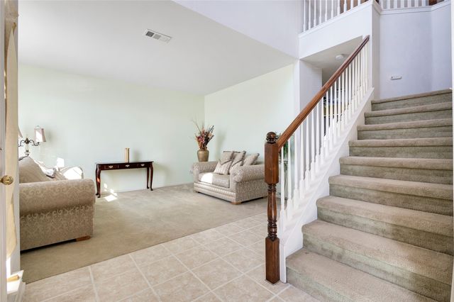 7005 Meadow Bend Drive, Arlington, TX 76002