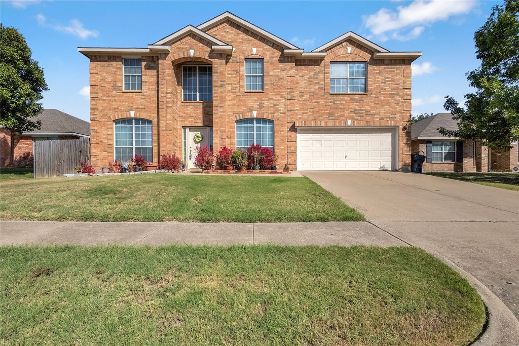 7005 Meadow Bend Drive, Arlington, TX 76002