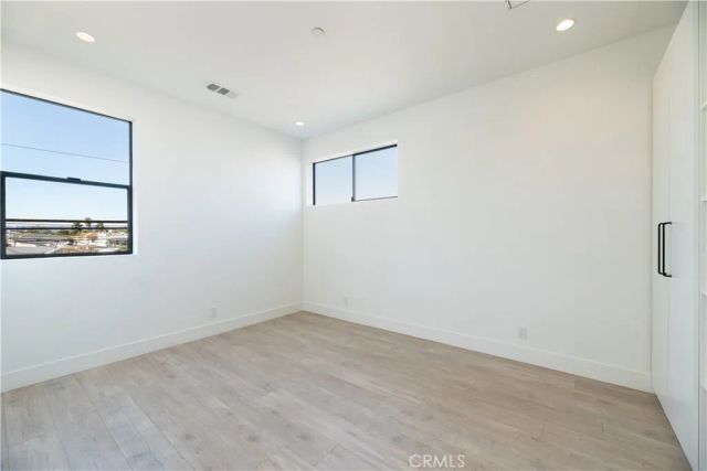 1809 S Longwood, Los Angeles, CA 90019