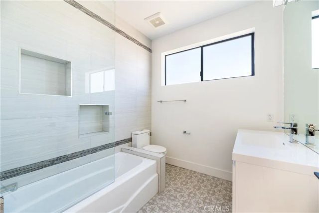 1809 S Longwood, Los Angeles, CA 90019