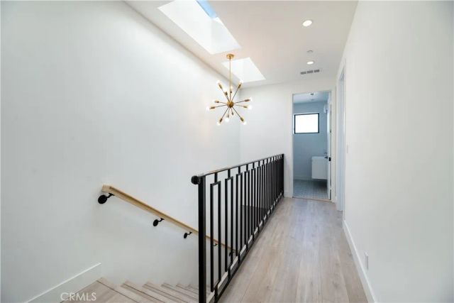 1809 S Longwood, Los Angeles, CA 90019