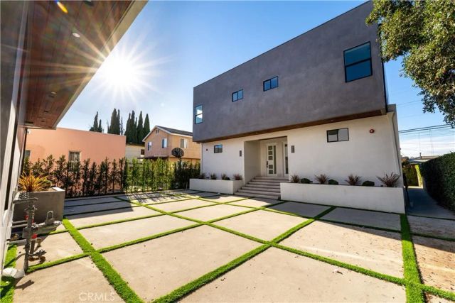 1809 S Longwood, Los Angeles, CA 90019