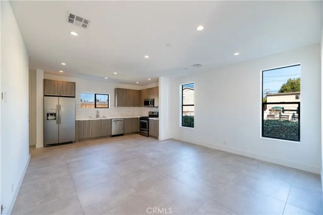 1809 S Longwood, Los Angeles, CA 90019