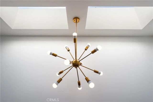 1809 S Longwood, Los Angeles, CA 90019