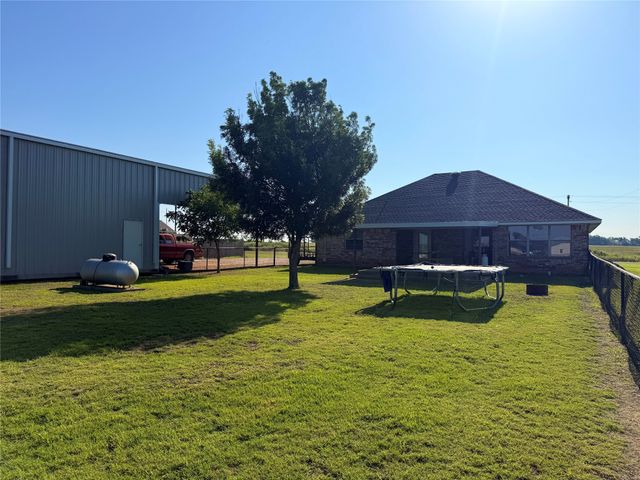 240 County Road 12550, Paris, TX 75462