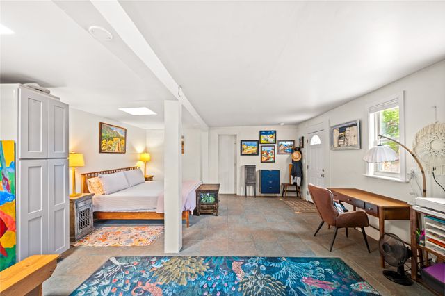 1724 Paseo De Peralta, Santa Fe, NM 87501