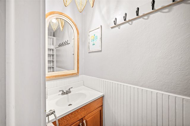 1724 Paseo De Peralta, Santa Fe, NM 87501