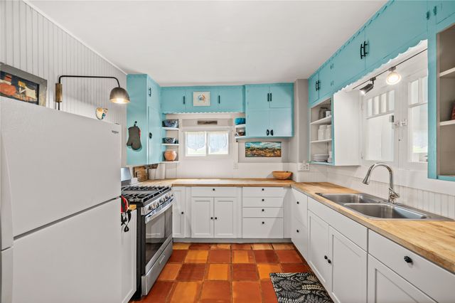 1724 Paseo De Peralta, Santa Fe, NM 87501