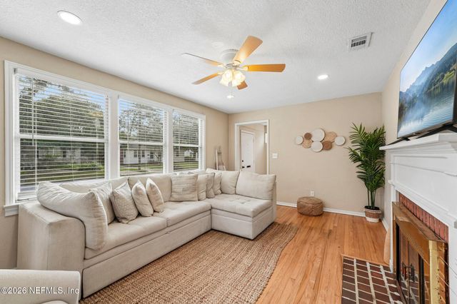1632 CHARON Road, Jacksonville, FL 32205