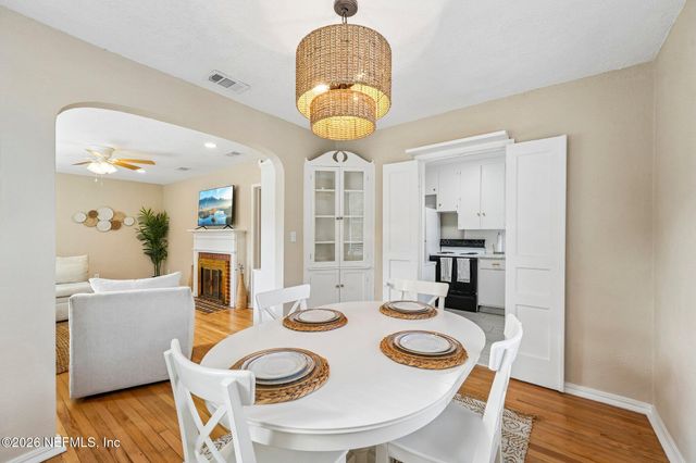 1632 CHARON Road, Jacksonville, FL 32205