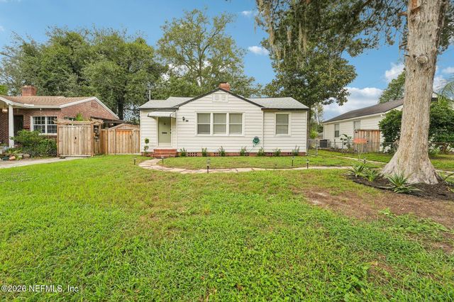 1632 CHARON Road, Jacksonville, FL 32205