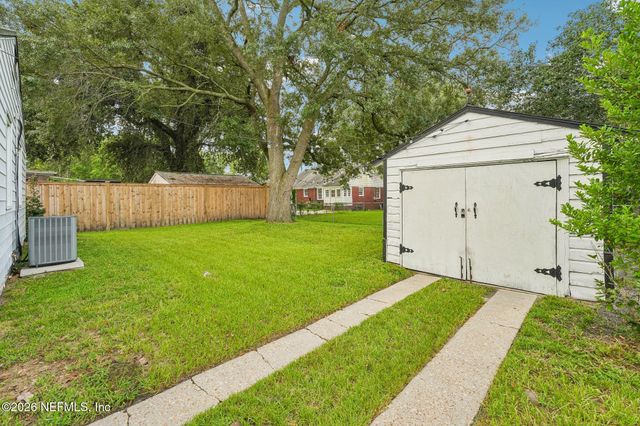 1632 CHARON Road, Jacksonville, FL 32205
