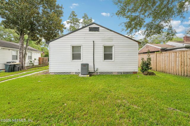 1632 CHARON Road, Jacksonville, FL 32205