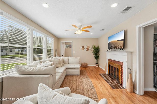 1632 CHARON Road, Jacksonville, FL 32205