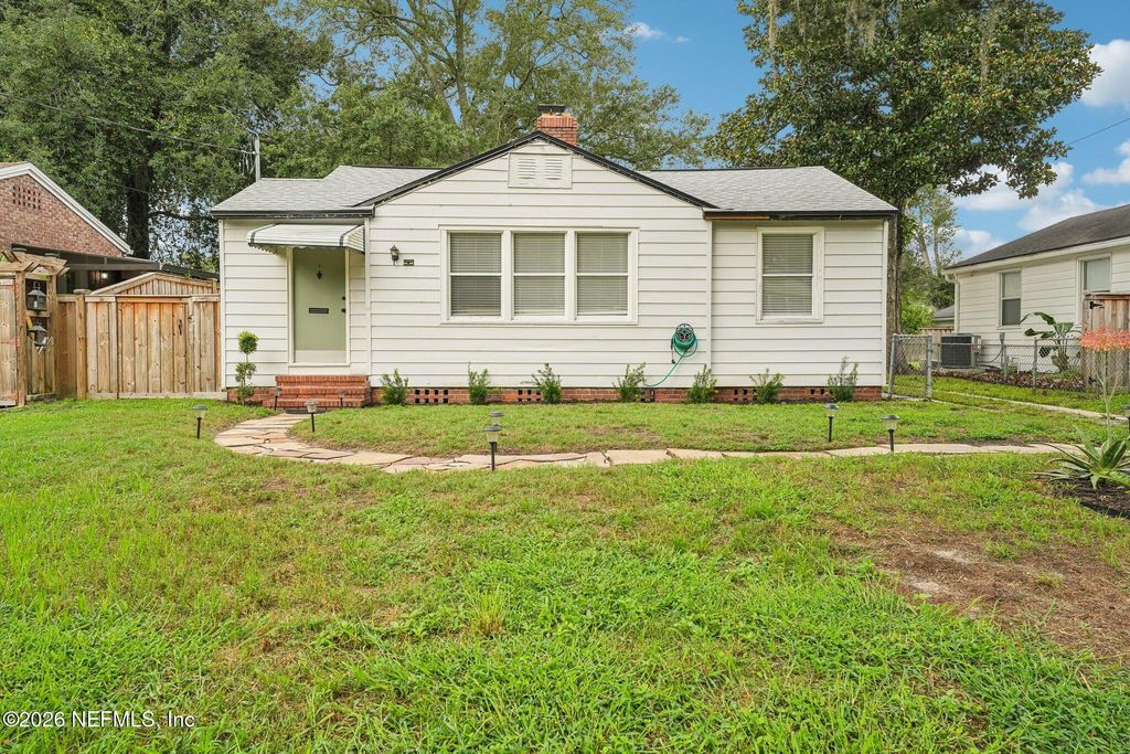 1632 CHARON Road, Jacksonville, FL 32205