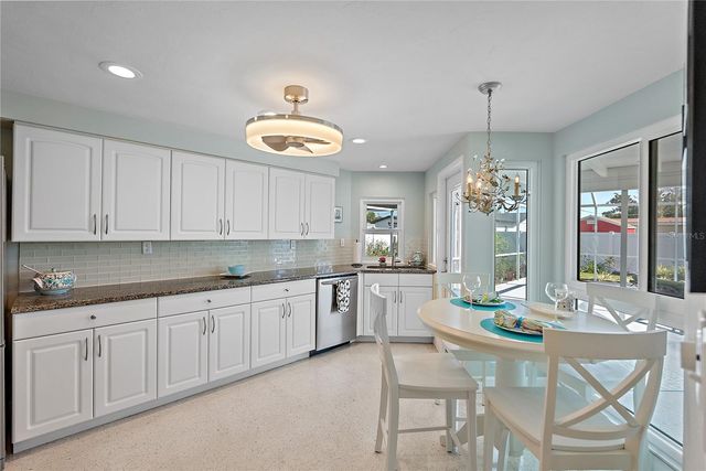 270 DORCHESTER DRIVE, Venice, FL 34293