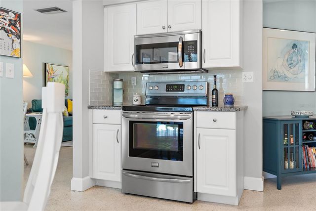 270 DORCHESTER DRIVE, Venice, FL 34293