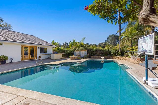 1510 Orangeview Dr 1-2, Encinitas, CA 92024