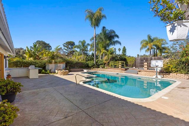 1510 Orangeview Dr 1-2, Encinitas, CA 92024