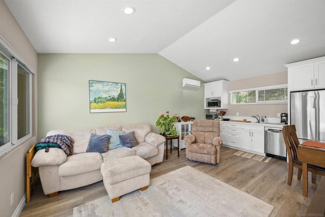 1510 Orangeview Dr 1-2, Encinitas, CA 92024