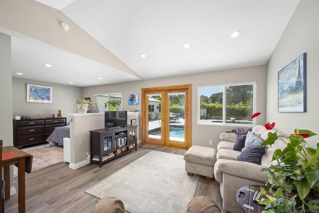 1510 Orangeview Dr 1-2, Encinitas, CA 92024