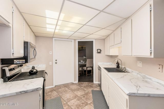 11017 W TOPAZ Drive, Sun City, AZ 85351