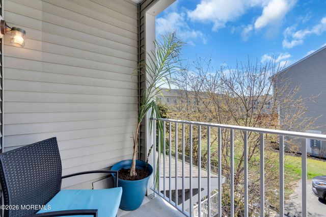 126 Melanie Way 1903, Manahawkin, NJ 08050