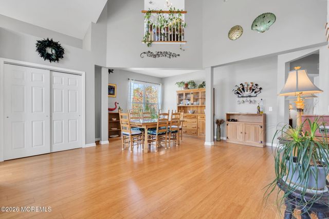 126 Melanie Way 1903, Manahawkin, NJ 08050