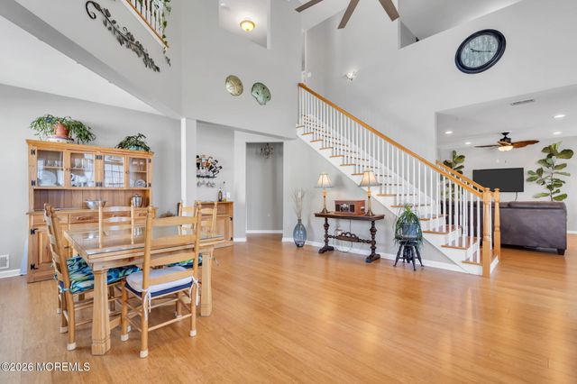 126 Melanie Way 1903, Manahawkin, NJ 08050