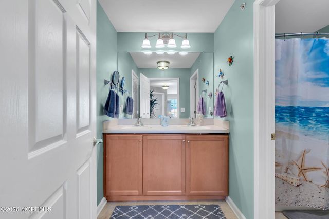 126 Melanie Way 1903, Manahawkin, NJ 08050