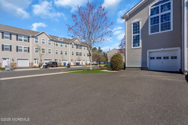 126 Melanie Way 1903, Manahawkin, NJ 08050