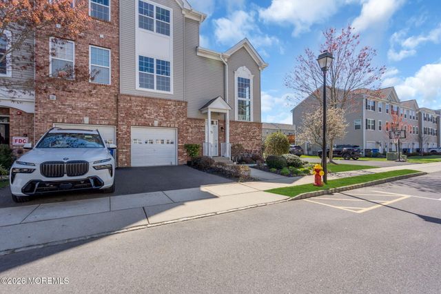 126 Melanie Way 1903, Manahawkin, NJ 08050