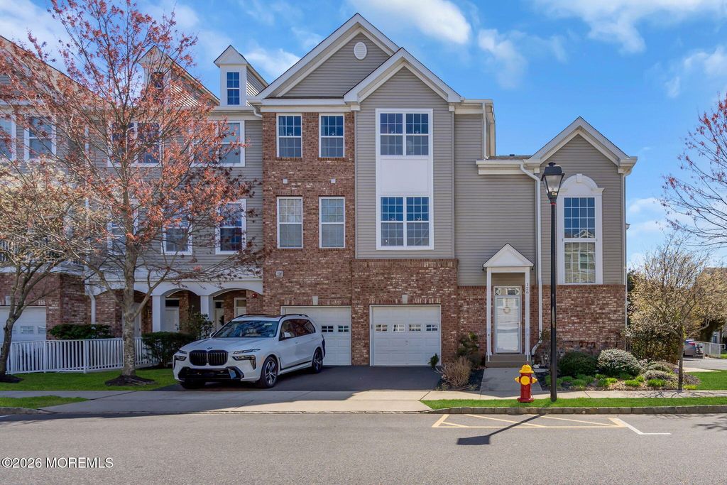 126 Melanie Way 1903, Manahawkin, NJ 08050