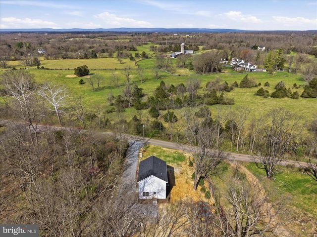 436 SUMMERVILLE RD, Boyce, VA 22620