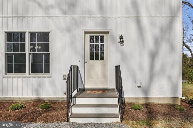 436 SUMMERVILLE RD, Boyce, VA 22620