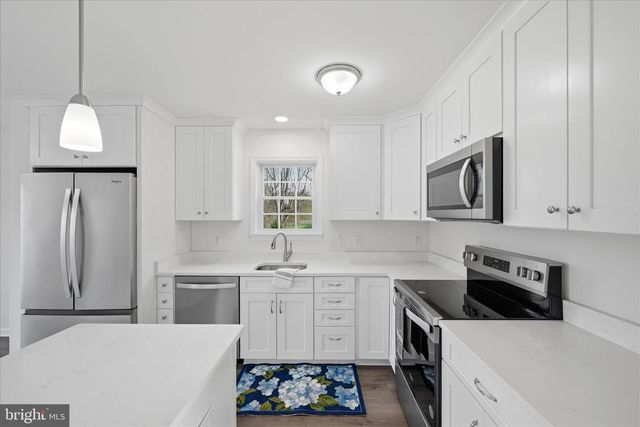 436 SUMMERVILLE RD, Boyce, VA 22620