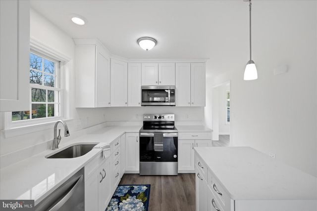 436 SUMMERVILLE RD, Boyce, VA 22620