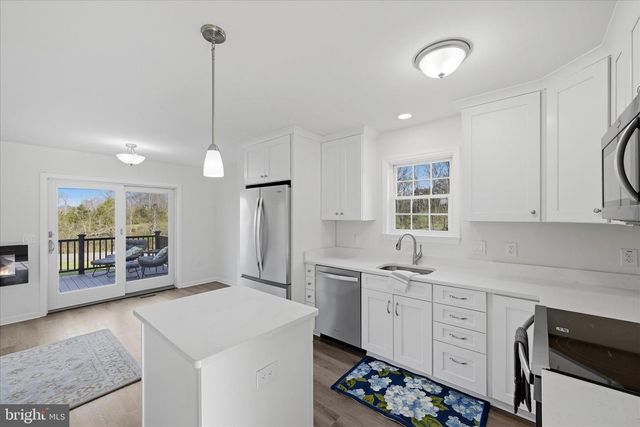 436 SUMMERVILLE RD, Boyce, VA 22620