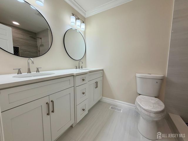10 Betsy Ross Drive B, Monroe, NJ 08831