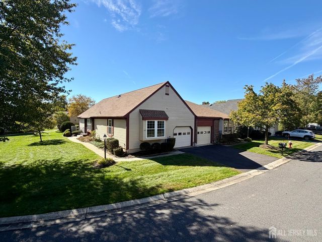 10 Betsy Ross Drive B, Monroe, NJ 08831