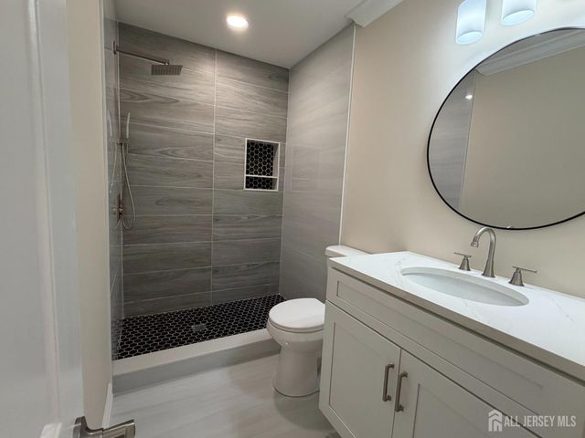 10 Betsy Ross Drive B, Monroe, NJ 08831