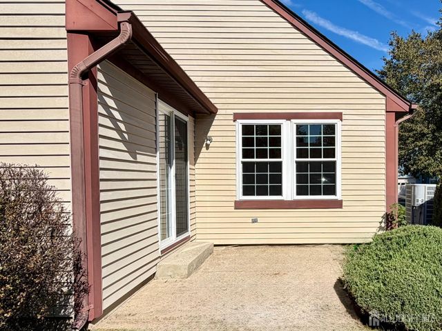 10 Betsy Ross Drive B, Monroe, NJ 08831