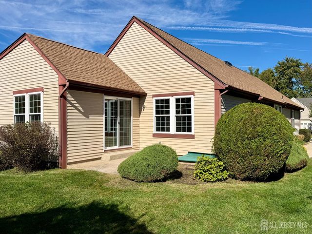 10 Betsy Ross Drive B, Monroe, NJ 08831