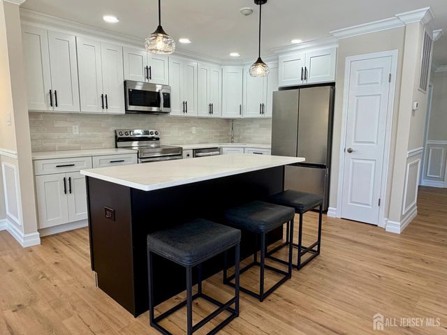 10 Betsy Ross Drive B, Monroe, NJ 08831