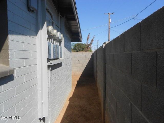 1623 E PINCHOT Avenue, Phoenix, AZ 85016