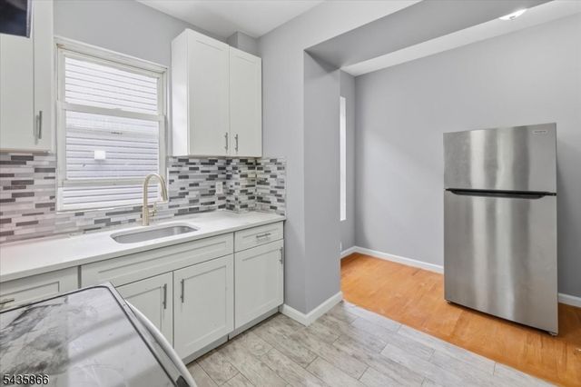 422 18th Avenue, Newark City, NJ 07108