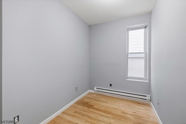 422 18th Avenue, Newark City, NJ 07108