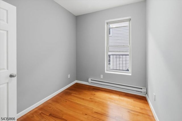 422 18th Avenue, Newark City, NJ 07108