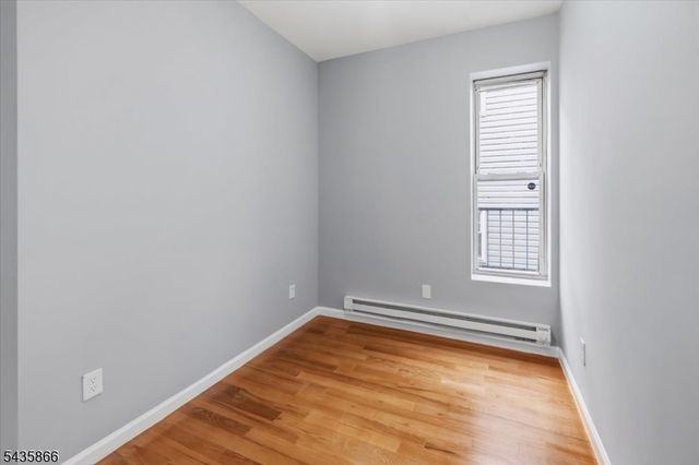 422 18th Avenue, Newark City, NJ 07108