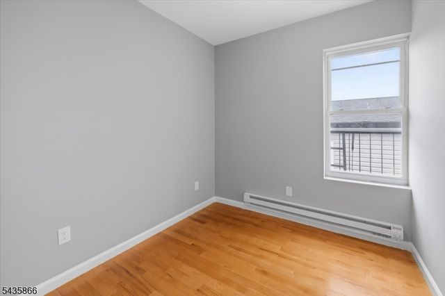 422 18th Avenue, Newark City, NJ 07108